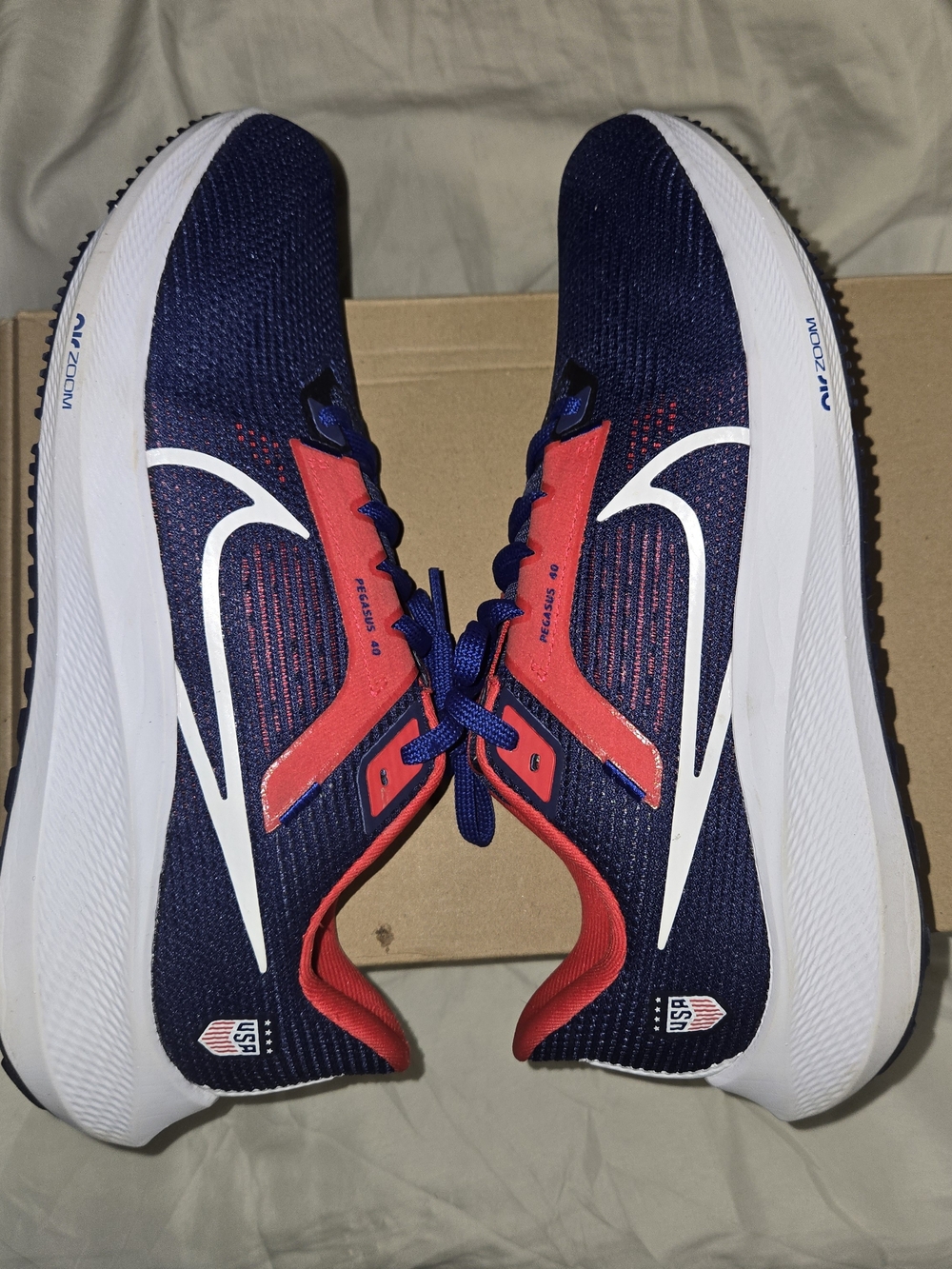 Nike Air Zoom Pegasus 40 USA US Soccer Mens 9.5 FN0096-401 Running Shoes